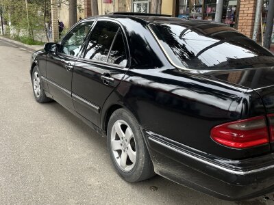 Mercedes-Benz E 240, 2000