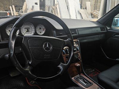 Mercedes-Benz E 320, 1994
