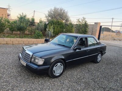 Mercedes-Benz E 200, 1992