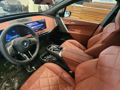 BMW iX xDrive45, 2025