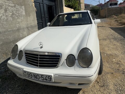 Mercedes-Benz E 220, 2002