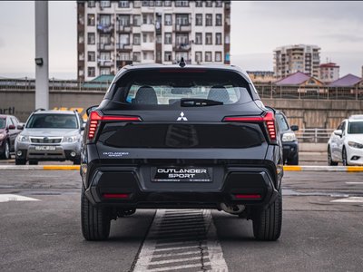 Mitsubishi Outlander Sport, 2025