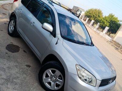 Toyota RAV4, 2006