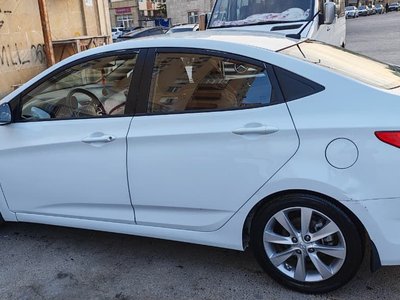 Hyundai Accent, 2013
