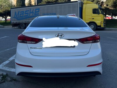 Hyundai Elantra, 2017