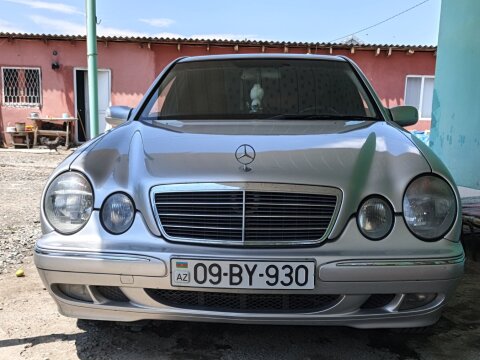 Mercedes-Benz E 220, 2000