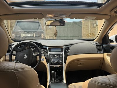 Hyundai Sonata, 2010