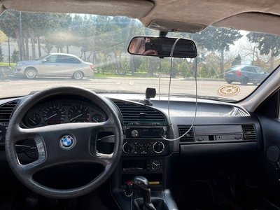 BMW 318, 1991