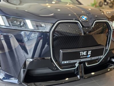 BMW iX xDrive45, 2025