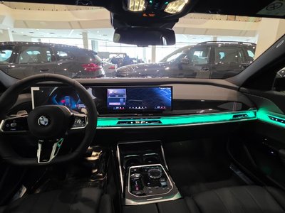 BMW 740, 2025
