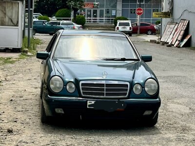 Mercedes-Benz E 240, 1998