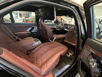 BMW 740, 2024