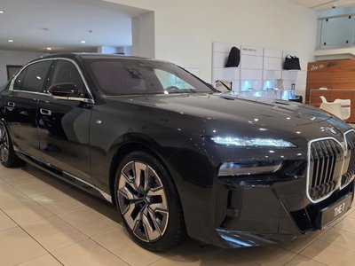 BMW 740, 2025