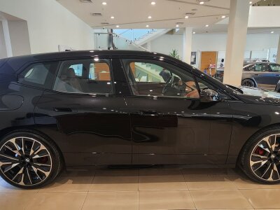 BMW iX xDrive45, 2025