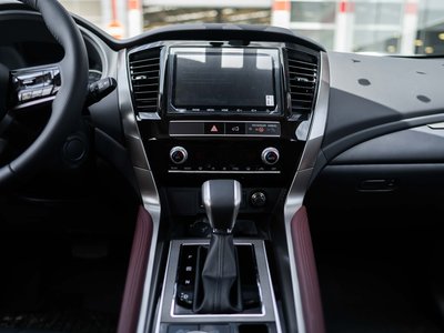 Mitsubishi Pajero Sport, 2025