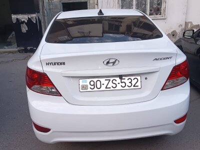 Hyundai Accent, 2011