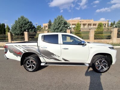 Mitsubishi L200, 2020