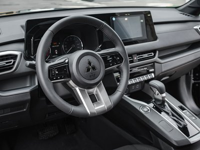 Mitsubishi Outlander Sport, 2025