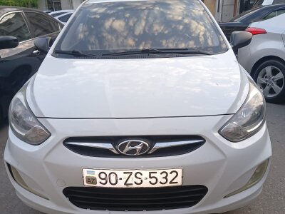 Hyundai Accent, 2011