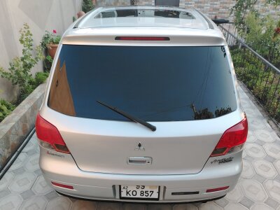 Mitsubishi Airtrek, 2001