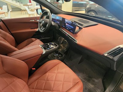 BMW iX xDrive45, 2025