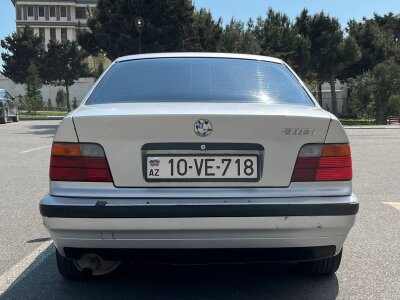 BMW 318, 1991