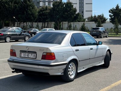 BMW 318, 1991