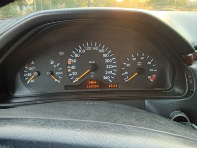 Mercedes-Benz E 200, 1995
