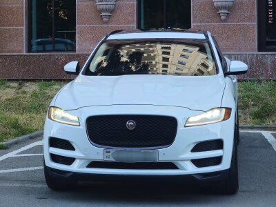 Jaguar F-Pace, 2017