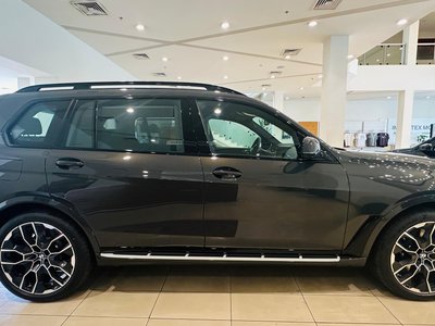 BMW X7, 2025