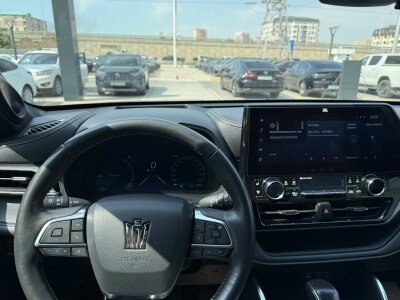 Toyota Crown Kluger, 2023