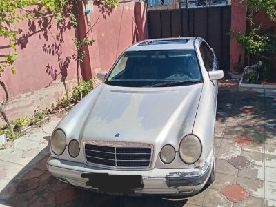Mercedes-Benz E 220, 1998