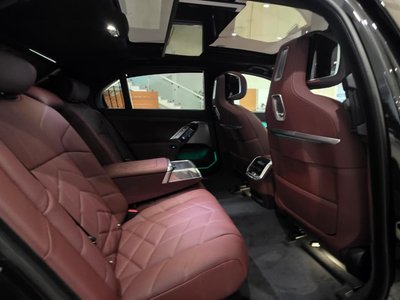 BMW 740, 2025
