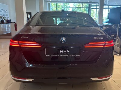 BMW 550e, 2025