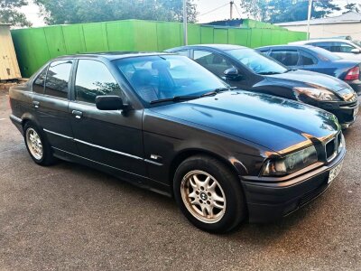 BMW 325, 1994