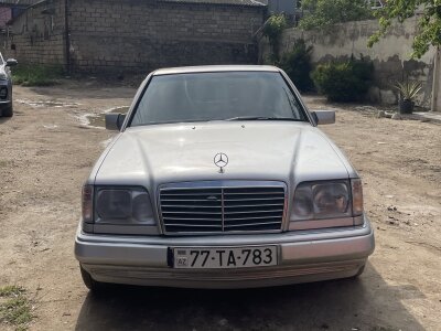 Mercedes-Benz E 220, 1994