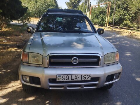 Nissan Pathfinder, 2001