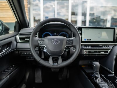 Toyota Camry, 2026