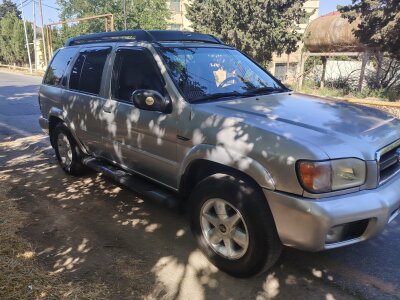 Nissan Pathfinder, 2001