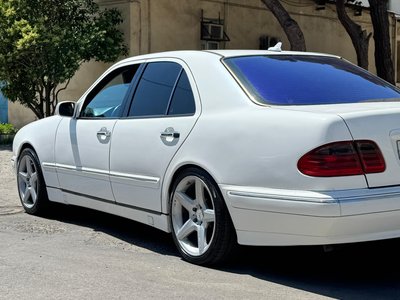 Mercedes-Benz E 320, 2001