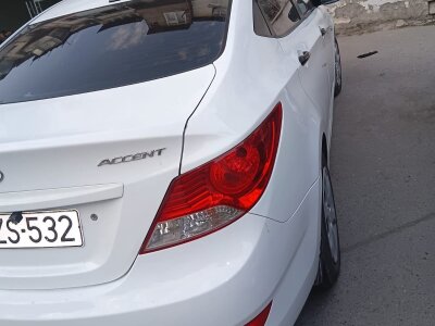 Hyundai Accent, 2011