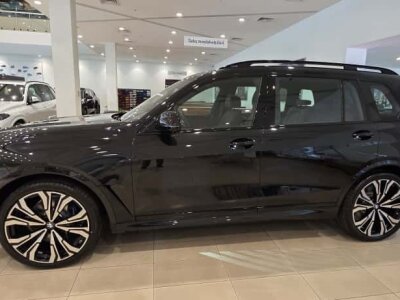 BMW X7, 2025