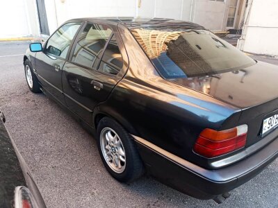 BMW 325, 1994