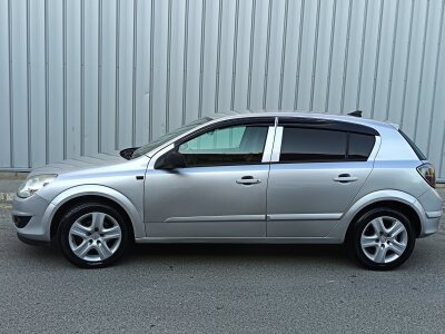 Opel Astra, 2009