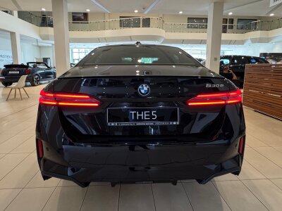 BMW 530e, 2025