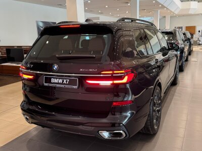 BMW X7, 2025