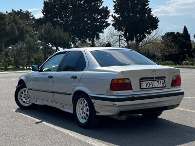 BMW 318, 1991