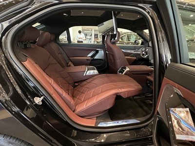 BMW 740, 2024