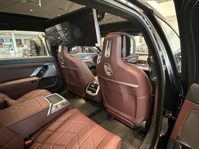 BMW 740, 2024
