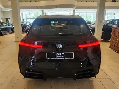 BMW iX xDrive45, 2025